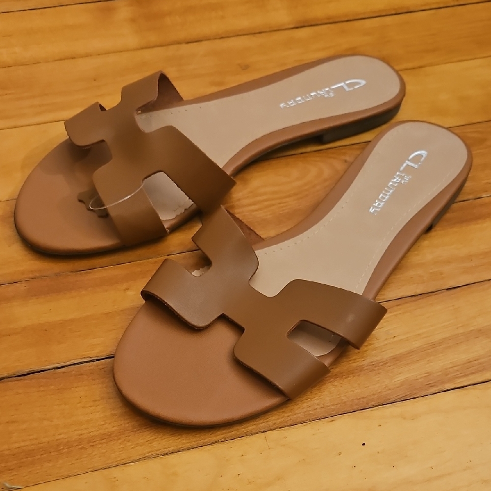 Chinese Laundry Tan Slide Sandals